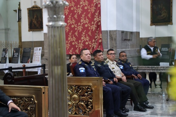 Celebran misa en catedral por aniversario de la PNC | Nuestro Diario ...
