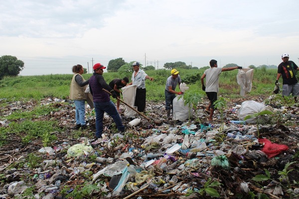 Retiran gran cantidad de basura en jornada de limpieza | Nuestro Diario