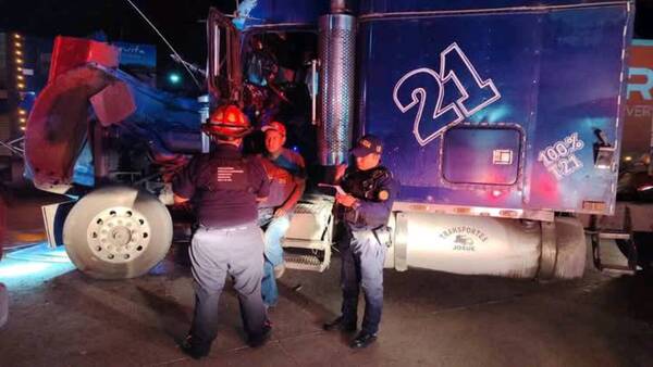 Transporte pesado fue impactado por camión el km 53 | Nuestro Diario ...