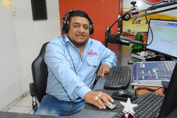 “El Chocolate” un reconocido locutor con 20 años de labor | Nuestro ...
