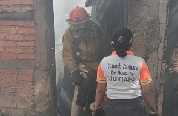 Casa queda reducida a cenizas en colonia Manantial | Nuestro Diario ...