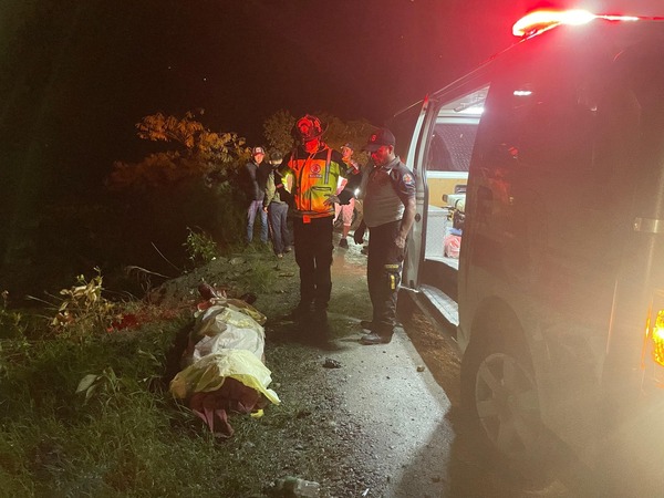Conductor de tráiler pierde el control y cae en barranco | Nuestro Diario