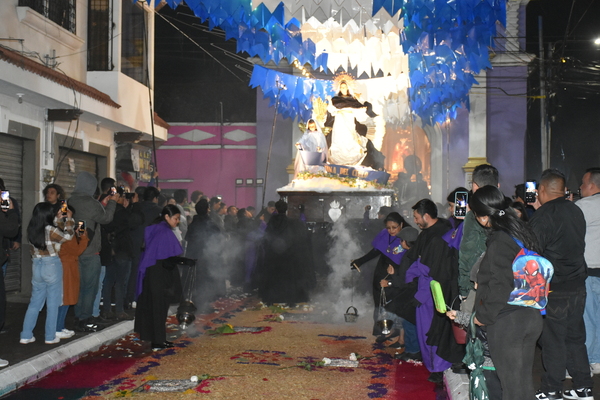 Procesión de la Virgen Dolorosa recorre calles bajo lluvia | Nuestro ...