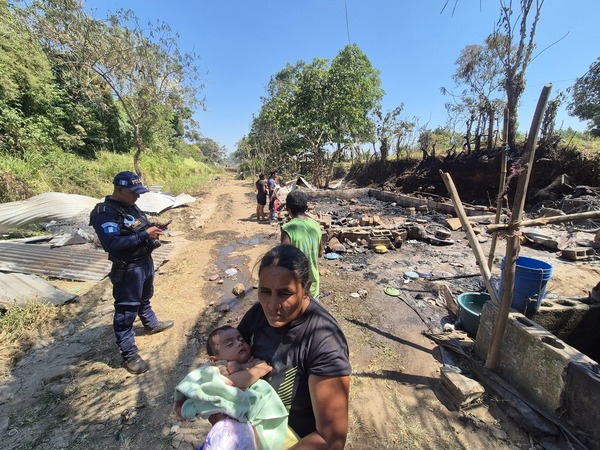 Vivienda queda reducida a cenizas tras voraz incendio | Nuestro Diario ...