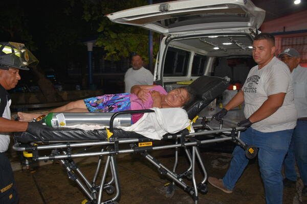 Mujer descansaba en hamaca cuando la hiere bala perdida | Nuestro Diario