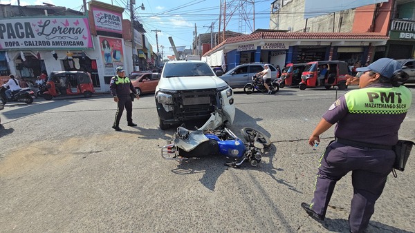 Picop se pasa alto y arrolla a dos hombres en la 1a. avenida | Nuestro ...